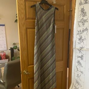 Donna Morgan Sleeveless Maxi Dress in Multicolor Wave Print with green Trim
